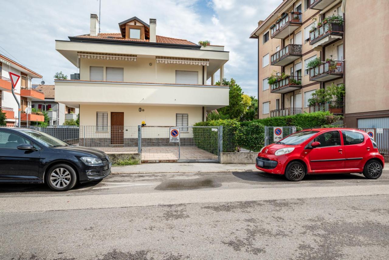 Padova Ospedali Apartment ภายนอก รูปภาพ